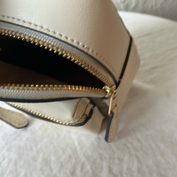 Coach: Brown & Cream Mini Backpack Bag Charm/Keychain - Picture 12 of 16